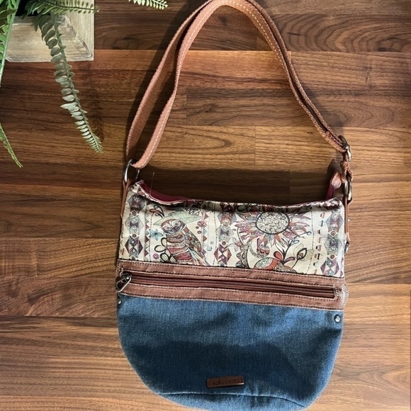 Sakroots Soft Bucket Crossbody - Picture 4 of 4